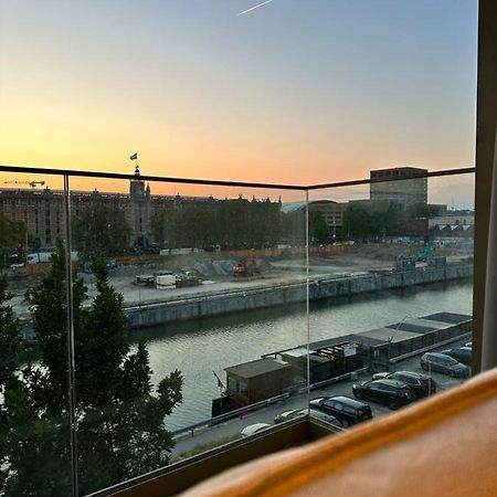 Canal View One Bedroom Flat 브뤼셀 외부 사진